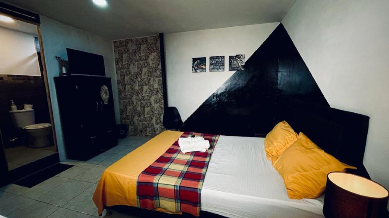Tiger Hostel Medellín Zewnętrze zdjęcie