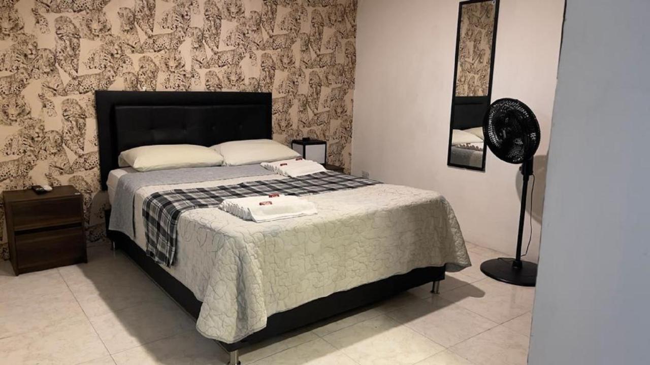 Tiger Hostel Medellín Zewnętrze zdjęcie