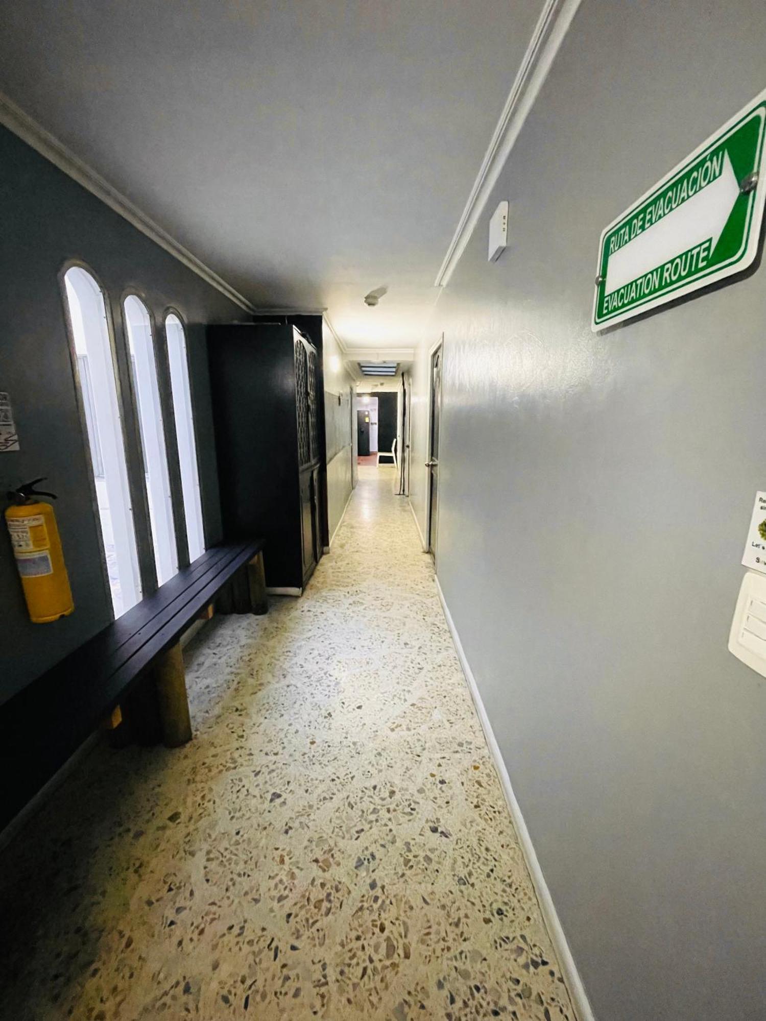 Tiger Hostel Medellín Zewnętrze zdjęcie